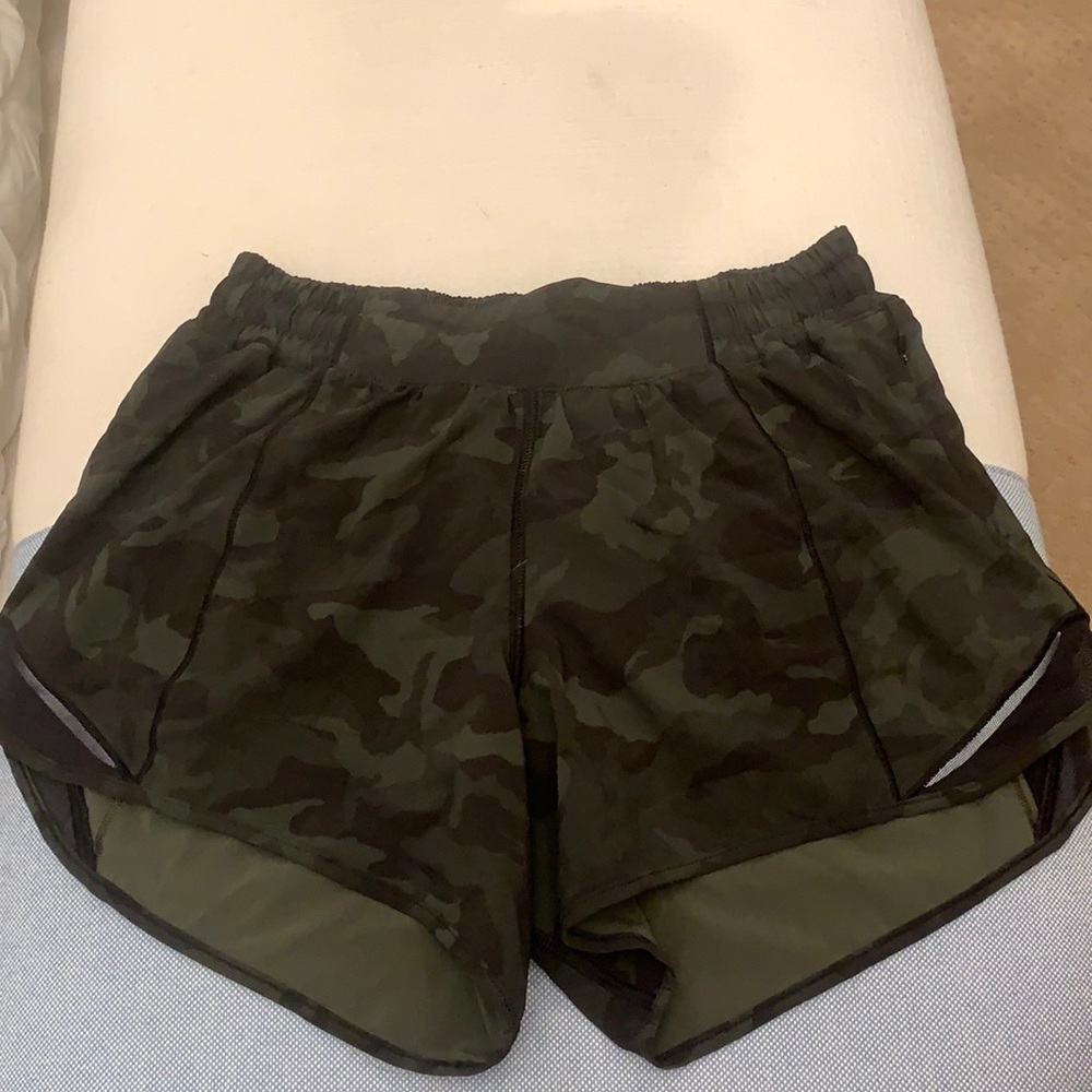 lulu lemon hotty hot shorts